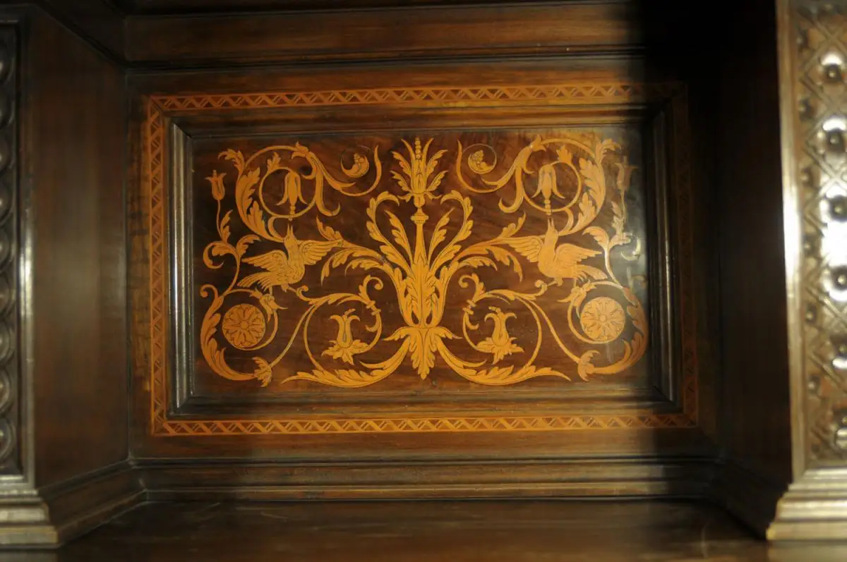Großer Fassadenschrank 9
