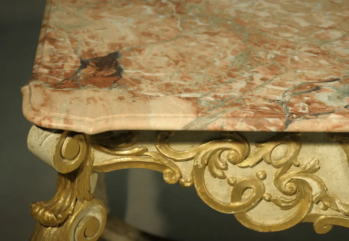 Großer Tisch mit Steinplatte,  Italien um 1710. 5