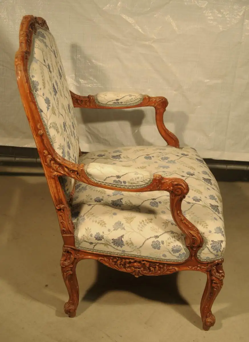 Elegantes Fauteuil, 18. Jahrhundert 1