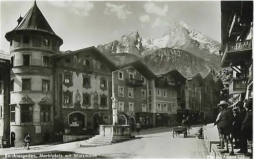 AK Berchtesgaden. Marktplatz mit Watzmann. ca. 1935, Postkarte. Serien Nr
