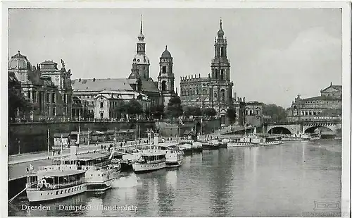 AK Dresden. Dampfschifflandeplatz. ca. 1941, Postkarte. Ca. 1941, gebraucht, gut