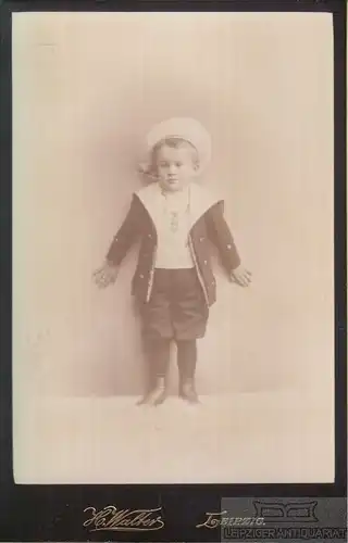 Portrait kleiner Junge im Matrosenanzug, Fotografie. Fotobild, Atelier H. Walter