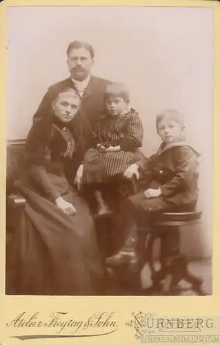 Fotografie Freytag & Sohn, Nürnberg - Portrait Bürgerliche Familie, Fotografie