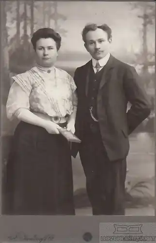 Fotografie Jandorf, Berlin - Portrait bürgerliches Paar mit Buch, Fotografie