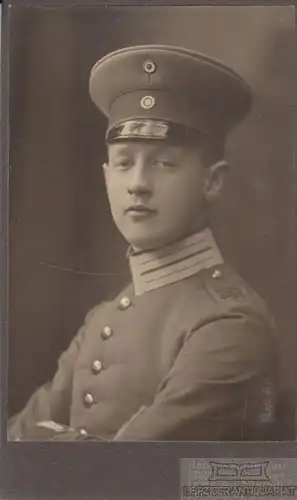 Fotografie Hahn, Dresden - Portrait W. Burkhart, Mann in Uniform, Fotografie