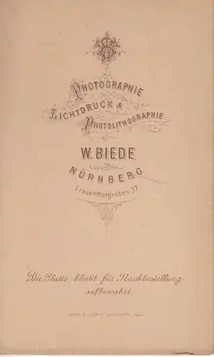 Fotografie W. Biede, Nürnberg - Porträt Dame mit hochgestecktem... Fotogr 273396