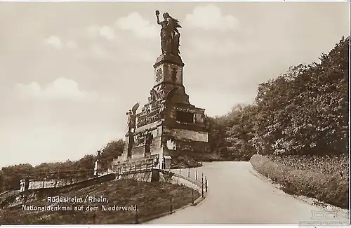 AK Rüdesheim. Rhein. Nationaldenkmal auf dem Niederwald. ca. 1913, Postkarte
