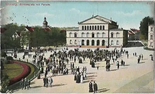 AK Coburg. Schlossplatz mit Parade. ca. 1914, Postkarte. Ca. 1914
