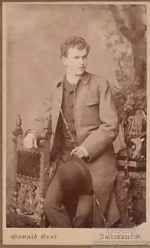 Portrait Bürgerlicher junger Herr mit Stock und Melone, Fotografie. Fotobild