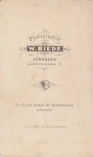 Fotografie W. Biede, Nürnberg - Portrait bürgerlicher Knabe mit... Fotografie
