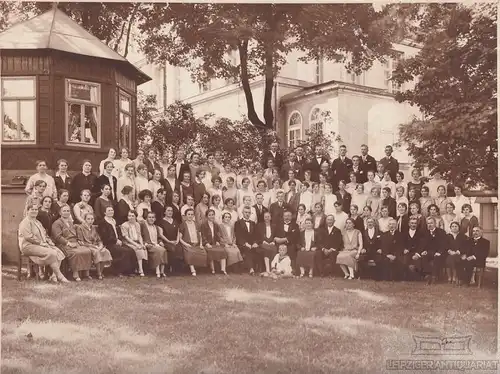 Gruppenfoto im Freien, Fotografie. Fotobild, ca. 1920, gebraucht, gut