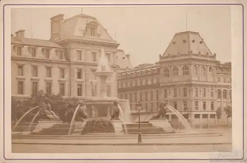 Fotografie La fontaine du Chateau d'eau Paris sur la Place Felix... Fotografie