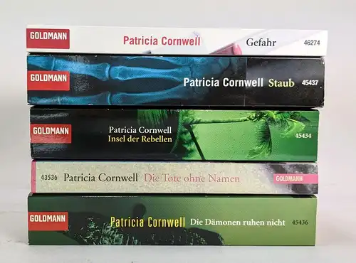 5 Bücher Patricia Cornwell: Die Tote ohne Namen; Die Dämonen ruhen nicht; Staub