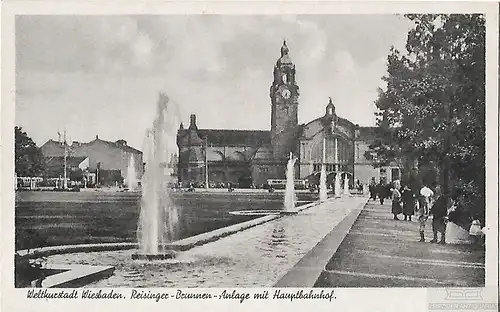 AK Weltkurstadt Wiesbaden. Reisinger Brunnen Anlage mit... Postkarte. Serien Nr