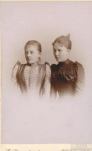 Fotografie Burghardt, Weissenfels - Portrait Zwei junge Damen, Fotografie