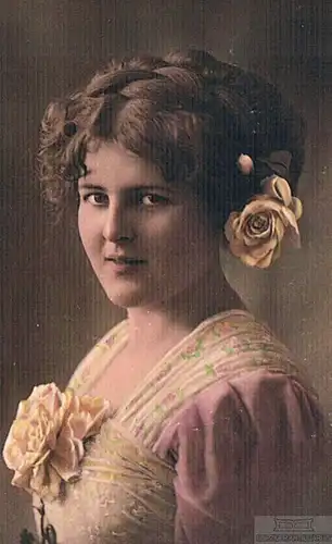 AK Hübsches junges Fräulein, Postkarte. Fotokarte, 1914, gebraucht, gut