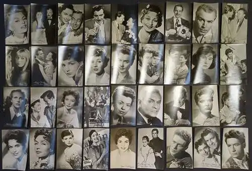 Lot: 43 unsignierte Autogrammkarten Schauspieler, Progress Star Foto, S. Loren..