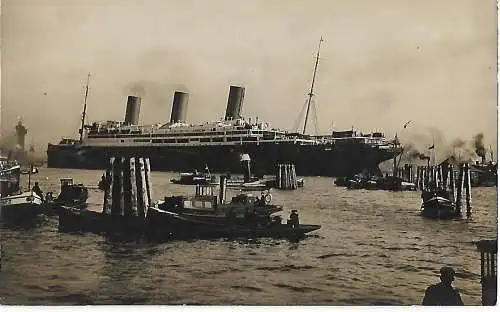 AK Schiff mit 3 Schornsteinen. ca. 1926, Schifffahrt, Postkarte, gebraucht, gut