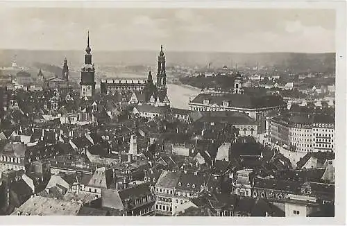 AK Dresden. Blick vom neuen Rathausturm. ca. 1935, Postkarte. Serien Nr