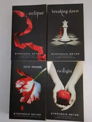 Buch: The Twilight Saga Collection,  Stephenie Meyer, 4 Bände, atombooks