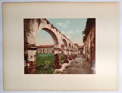 Foto: Mission Santa Barbara, Garden; Coridors Mission San Juan Capistrano, 1900