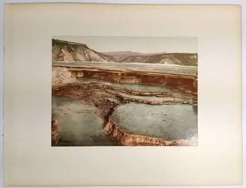 Foto: Yellowstone National Park - Mammoth Hot Spring; Inspiration Point. 1902