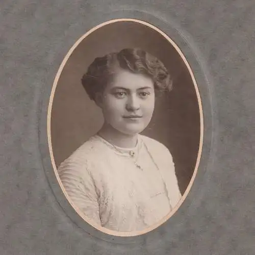 Fotografie Portrait Martha Kässler, Junges hübsches Mädchen, um 1900, Porträt