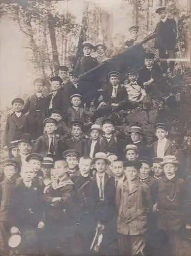 Fotografie: Gruppenbild um 1900, Klassenausflug, Schulausflug, Jungen, Knaben