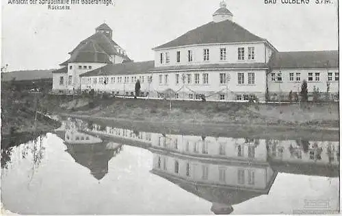 AK Bad Colberg S.M. Ansicht der Sprudelhalle mit Bäderanlage... Postkarte