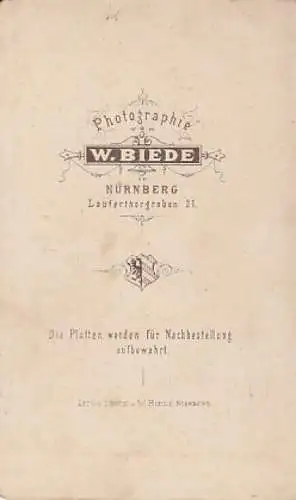 Fotografie W. Biede, Nürnberg - Portrait bürgerlicher Knabe mit... Fotografie