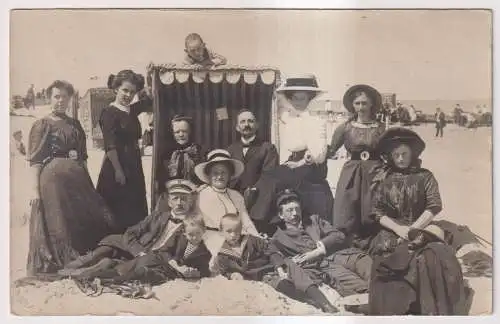 AK Familie am Strand, Emil Vogt, Cuxhaven, um 1900, Postkarte, Fotokarte