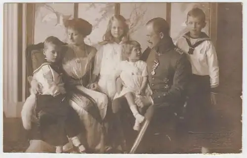 AK Karl-Eduard von Sachsen-Coburg-Gotha mit Familie, 1915, gelaufen, Postkarte