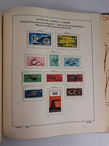 Schaubek Briefmarken Album Deutsche Demokratische Republik, mit Schutzumschlag