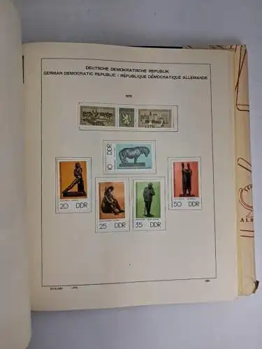 Schaubek Briefmarken Album Deutsche Demokratische Republik mit Schutzumschlag