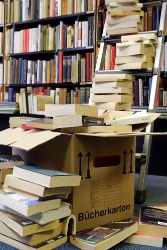 25 Taschenbücher Krimis, Kriminalromane Konvolut, Thriller, Sparpaket, Buchpaket