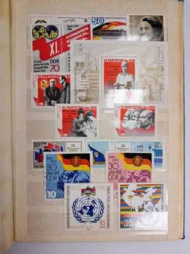 Schaubek Briefmarkenalbum, teils befüllt, DDR, Polska, Slovenko, Ceskslovenko...