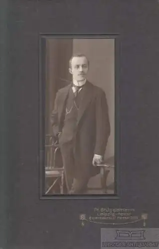 Fotografie Brüggemann - Portrait Johannes Krause - Junger Herr, Fotografi 263530