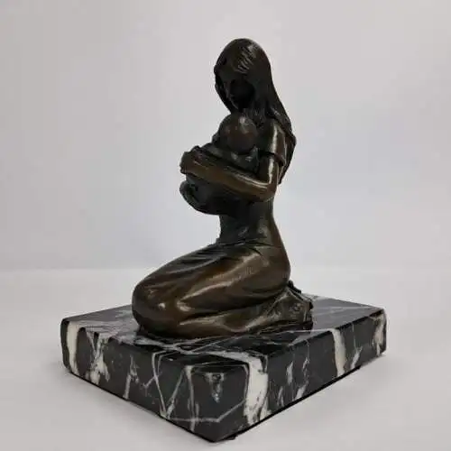 Bronze Skulptur Frau mit Baby, Bronze Garanti Paris, J. B. Deposee, Milo