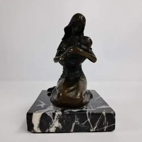 Bronze Skulptur Frau mit Baby, Bronze Garanti Paris, J. B. Deposee, Milo