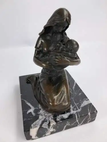 Bronze Skulptur Frau mit Baby, Bronze Garanti Paris, J. B. Deposee, Milo