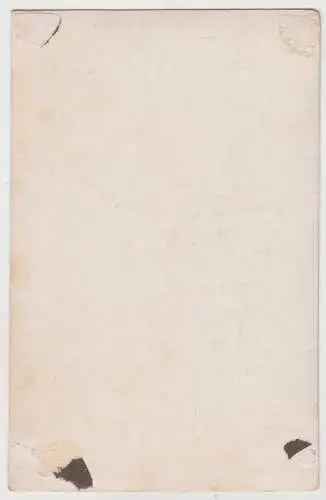 AK Schlittenfahrt in den Teich, Humorvolle illustrierte Postkarte um 1900