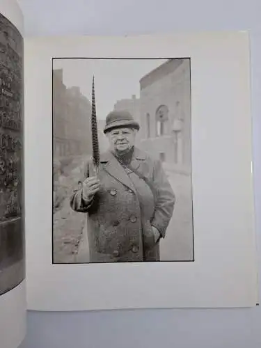 Buch: Diva in Grau - Häuser und Gesichter in Halle, Helga Paris, 1993, mdv