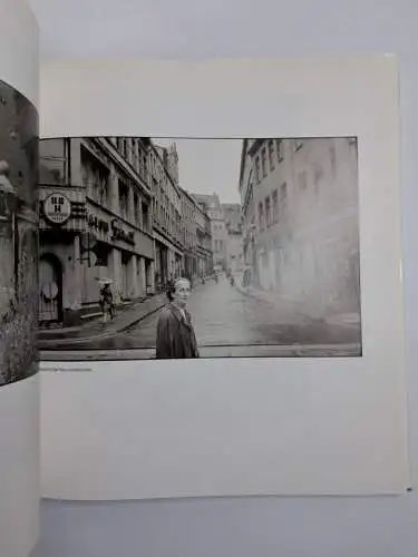 Buch: Diva in Grau - Häuser und Gesichter in Halle, Helga Paris, 1993, mdv