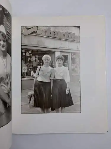 Buch: Diva in Grau - Häuser und Gesichter in Halle, Helga Paris, 1993, mdv
