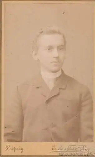 Portrait junger bürgerlicher Herr, Fotografie. Fotobild, Atelier Eulenstein