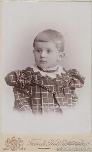 Fotografie Kolby, Zwickau - Portrait Kind im karierten Kleid, Fotografie