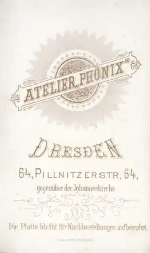 Portrait Frau im Kleid mit Perlenkragen, Fotografie. Fotobild, ca. 1885