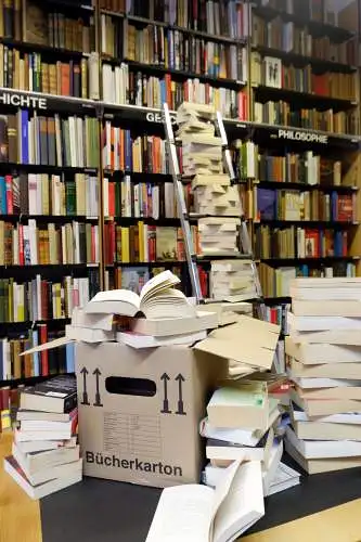 50 Taschenbücher Krimis Büchersammlung Konvolut Thriller Psychothriller Paket