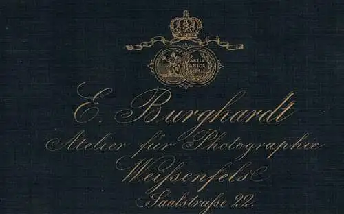 Fotografie Burghardt, Weissenfels - Portrait Dame mit Taschenuhr, Fotografie