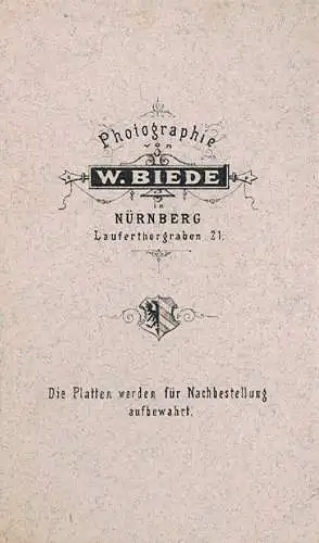 Fotografie W. Biede, Nürnberg - Portrait Junger Herr mit... Fotografie. Fotobild